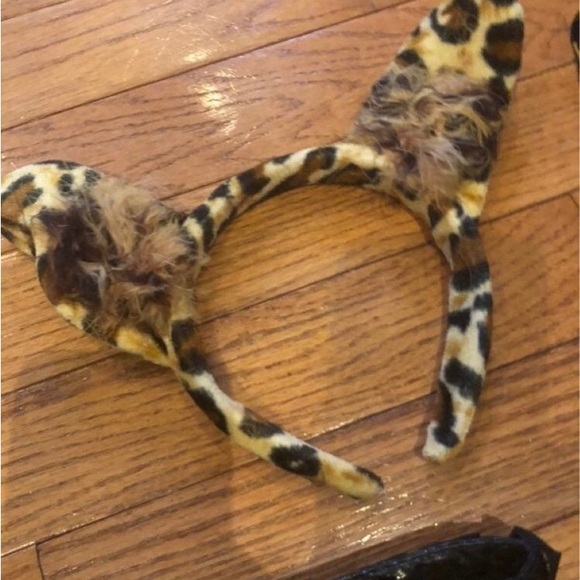 Cat costume with real dress - Picture 3 of 11